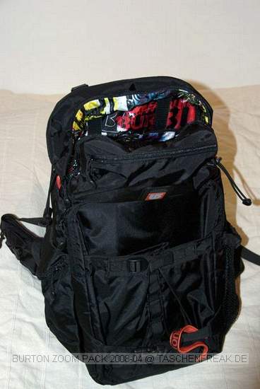 BURTON ZOOMPACK\n\nFoto von Maximilian Helmreich - VIELEN DANK!\n\nKommentar des Nutzers:\n\nHi liebe Leute von Taschenfreak,\n\nerstmal Respekt an eure Seite! Hat mir wirklich sehr geholfen einen \nberblick zu bekommen was es alles so fr Taschen gibt und ich bin mir \nsicher das ich noch das ein oder andere Mal vorbeischauen werde ;) \n\nIhr  habt ja auch Bilder vom Burton Zoompack drin und nachdem meiner heute\nganz neu bei mir eintraf habe ich mir gedacht ich schick euch mal ein \npaar Bilder. \n\nGenau den habt ihr noch nicht drin... \n\nIst der ganz aktuelle.\n\nFalls ihr mehr oder andere Bilder haben wollt, sagte einfach bescheid \ndann mach ich noch welche.\n\nFalls ihr die Bilder nicht haben wollt, dann halt nicht ;) \n\nAlso macht eure Seite weiter so. Ich find sie klasse!\n\nGre Max