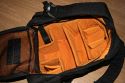 CRUMPLER - THE PUPPET\n\nFoto von einem anonymen User - VIELEN DANK FR DAS MAIL!\n\nKommentar des Nutzers:\n\nHallo,\n\nAnbei sende ich euch Fotos von der Crumpler - The Puppet tasche.\n\nMfg