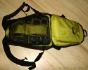 CRUMPLER ZOOMIVERSE XL\n\nFoto von Gordon Feuerhahn - VIELEN DANK!\n\nKommentar des Nutzers:\n\nHallo Jrg!\n\nDa ich auch im dforum Unterwegs bin (DreamFinder) hoffe ich mal das mit dem "DU" geht in Ordnung   ;o)\n\nHeute ist endlich mein Crumpler Zoomiverse XL in der Farbe "Charcoal / dk. Olive" angekommen und ich habe gleich mal ein paar Bilder gemacht, falls Du ihn auf Deiner Seite Unterbringen mchtest.\n\nDer Rucksack hat laut Crumpler die Mae 35x54x25 cm und das Laptopfach reicht fr Laptops bis ca. 40x25x3,5 cm.\nDie herausnehmbare Fototasche im inneren des Rucksackes ist ca. 34x48x15,5 cm gro.\n\nSomit bietet der Rucksack reichlich platz fr ein bis zwei Kamera Bodys und Objektive sowie weiteres Zubehr.\nDer Rucksack ist zum Rcken hin extrem gut gepolstert und erhht durch einen zustzlichen Brust-, und Bauchgurt den Tragekomfort, auch bei schwerer Beladung, erheblich.\n\nAn den unteren Ecken sind (rechts sowie linksseitig) zwei kleine Taschen, wo z.B. das Handy oder ein MP3 Player Problemlos ihren Platz finden. Crumpler hat sogar daran gedacht eine Kabelfhrung, fr die Kopfhrer, mit an den Trageriemen anzubringen.\n\nEs sind noch zwei weitere von auen zu ffnende Fcher an dem Rucksack, die reichlich Stauraum bieten.\nDas groe Fach bietet ausreichend Platz fr Akkus, Speicherkarten und Schreibutensilien.\n\nDer Rucksack ist in den Farben "Deep Black / dk. Mouse Grey", "Charcoal / dk. Olive", "Navy / Carrot", "Gravel Grey / Orange" erhltlich.\n\nEin suchen im Internet nach einem gnstigen Anbieter ist dringend zu empfehlen, da es durchaus Preisunterschiede von 100 Euro gibt.\n\nIch habe meinen fr 144,00 Euro inkl. MwSt und Porto/Verpackung erstanden.\n\nGordon