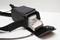 LEICA D-Lux 3 Cordura Tasche\n\nFoto von Jrg Langer (Taschenfreak)\n\nKommentar des Nutzers:\n\nDiese sehr stabile und wiederstandsfhige Tasche nimmt die Leica D-Lux 3 oder bauhnliche Kompakte Digicams sehr gut auf.\n\nDie Frontasche nimmt den Akku uind eine nicht verpackte SD Card gut auf, knnte aber etwas tiefer sein, damit der Teure Inhalt nicht ganz so leicht rausfllt.\n\nDer Schultergurt ist sehr gut und ausreichend dimensioniert, leider aber nicht abnehmbar was die Tasche u.E. als Grteltasche unbrauchbar macht (leider....)\n\nDer Klick Verschluss ist gut und auch mit einer Hand zu bedienen.