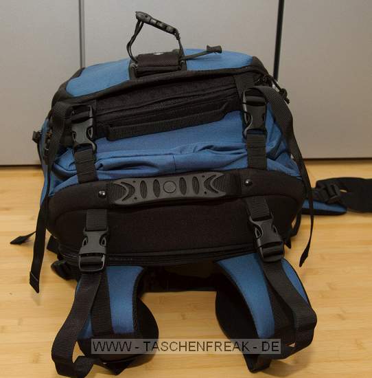 LOWEPRO COMPU PRIMUS AW\n\nFoto und Text von Andreas F.X. Siegert - VIELEN DANK!\n\nKommentar:\n\nLowpro ComputPrimus AW\nTop view