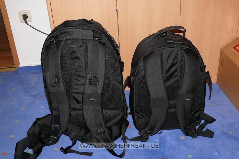 Lowepro Compu Rover AW\n\nFoto von Jrg Langer (www.taschenfreak.de)\n\nKommentar des Nutzers:\n\nDer Compu Rover lste bei uns den Compu Trekker AW ab. Das Innenvolumen ist recht hnlich und die Ausrstung passt gut hinein. Auch das Notebookfach ist extrem gro und hochwertig geschtzt.\n\nWir haben in diesem Beispiel "geladen":\nCanon 5D mit angesetztem 24-70 2.8L\nCanon 17-40\nCanon 70-200 4.0L mit Stativschelle\nCanon 300 4.0L IS mit Stativschelle\nCanon 50 1,8I\nCanon 580 EX\nKenko Pro 1,4TC\n\nAkkus, Akkus fr Blitz, Gorillapod SLR Zoom, Blasebalg, Filtermappe und ggf. Butterbrot und Trinken im Daypack oben.\n\nIn den beiden kleinen Frontaschen geht gut Handy oder PDA und Geldbrse rein.\n\nStativhaltrung ist ausklappbar und trgt auch ein relativ groes Gitzo G1348 recht gut.\n\nDas Tragesystem ist extrem gut und trotz des hohen Gewichts macht es Freude den Rucksacklange zu tragen. Und das auch als groer und "breiter" Nutzer wo andere Fotoruckscke schon zwicken und kneifen.