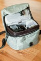 LOWEPRO NOVA 190 AW\n\nFoto und Kommentar von Jens Dittmar - Vielen Dank!\n\nKommentar des Nutzers:\n\nLowepro Nova 190 AW kaki-braun - Regencape bergestlpt, die Tasche kann weiterhin geffnet und auf die Kamera somit zugegriffen werden.