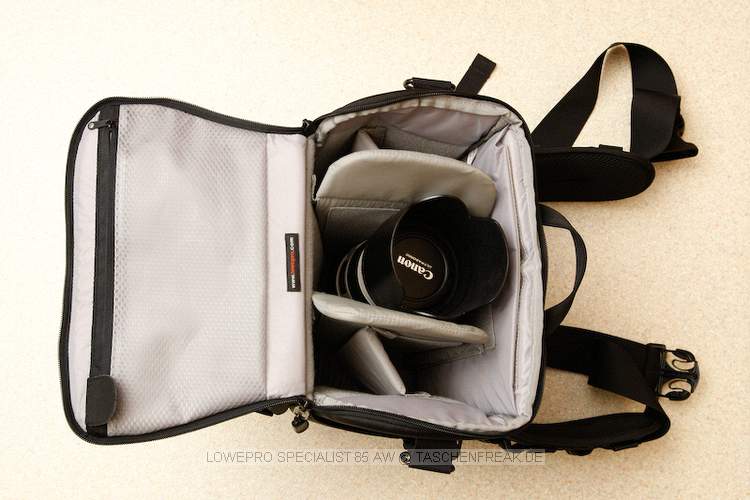 LOWEPRO SPECIALIST 85 AW\n\nFoto von Ingo Cordes - VIELEN DANK!\n\nKommentar des Nutzers:\n\nDer NP liegt bei ca. 120 Euro. Eine uerst bequeme Hfttasche. Kann auch mit der 'Shoulder Harness' von Lowepro kombiniert werden. An den Hftgurt (fix an der Tasche) passen SlipLock-Komponenten.\n\nLocker passt rein: 1er DSLR oder DSLR mit Batteriegriff und angesetztem 70-200/2.8, ein Blitz, 2-4 weitere Objektive (grenabhnig) und viel Kleinkram.\n\nEine der wenigen Taschen von Lowepro die akzeptiert, dass es 2.8er Zooms und Batteriegriffe bzw. groe Gehuse gibt.