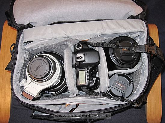 LOWEPRO STEALTH REPORTER D550\n\nFoto und Text von einem Anonymen User - VIELEN DANK!\n\nKommentar:\n\nHallo Jrg!\n\nAnbei ein paar Bilder meines Lowepro Stealth Reporter D550 Tests, leider viel zu schwer fr meine Schulter.\n\nBitte verffentliche die Bilder anonym.\n\nBeste Gre\nxxx