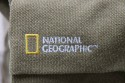 NATIONAL GEOGRAPHIC NG-5162\n\nFoto von Michael Mecke - VIELEN DANK!!!!\n\nKommentar des Nutzers:\n\nHallo,\n \nich wollte mal wieder was schicken. Hier ist mal ein Rucksack  der nicht an jeder Strassenecke anzutreffen ist.\n \nDer National Geographic NG 5162 ist der kleinere aus der Familie von NG. Es ist ein Fotorucksack mit Daypack und Notebookfach.\n \nFr die groe Ausrstung ist er wohl nicht gedacht sondern eher fr Tagestouren. Das Tragesystem ist ziemlich bequem und lsst sich gut verstellen.  An einer Seite sind die Gurte zur Stativbefestigung zu sehen und auf beiden seiten die ausklappbaren Flaschenhalter die auch praktisch im Rucksack verschwinden knnen. Das Fotofach lsst sich per Reissverschlussklappe bis ganz nach oben erweitern.  Das obere Daypackfach ist gross genug fr eine Jacke und Proviant. Auf der Vorderseite sind reichlich kleine Taschen mit Klettverschlu fr Kleinkram.\nBefllt ist der Rucksack hier mit Canon EOS 40 D, 17-40L,2,8/70-200L, 100USM Macro. 580 EX und Belichtungsmesser. Im ganzen ist er sehr gut verarbeitet, robust und sieht nicht mal nach Fotorucksack aus.\n \nMit freundlichen Gren\n \nMichael Mecke