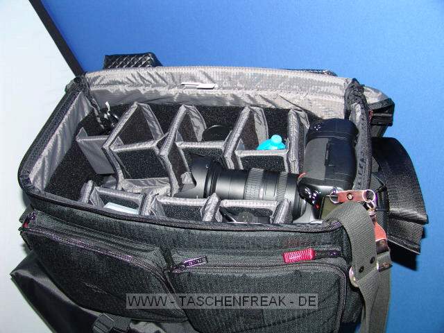 TAMRAC 614 SUPER PRO\n\nFoto und Text von einem Anonymen User - VIELEN DANK!\n\nKommentar:\n\nTamrac 614 Super Pro 14 Camera Bag\n\nZiel: Eine Tasche (nicht Koffer, um Mbel, Autos; Wohnmobil zu schonen), der alles aufnehmen kann, was zum ambitionierten Hobby dazugehrt. \n\nNeben einigen kleineren Taschen (Schulter und Sligshot), die fr Ausflge gezielt gepackt werden knnen, sollte es eine groe Tasche sein, die nicht unbedingt auf langen Wegen getragen werden muss, die das gesamte Zubehr enthlt (Makro, Tele, (Makro)blitz, Gehuse, Platz fr weitere Anschaffungen hat und Laptop und MP3-Player samt Zubehr (Ladegerte,) aufnimmt. Damit kann ich spontan los zu Veranstaltungen oder mit Laptop etc. auch auf Wohnmobils-Safari - man wei ja nie was sich Fototechnisch bietet.\n\nMae Auen: 61 x 36 x 29 cm\n\nEigengewicht: 3260 g \n\nDie Tasche hat keinen Allwetterschutz und bietet keinen schnellen Zugriff. Dies ist aber wohl eher in kleineren Taschen zu suchen. Tamrac beschreibt die Inneneinteilung sehr gut. Mir war wichtig, dass ich zwei Gehuse mit angesetztem Objektiv (bis 300mm) unterbringen kann.\n\nDie Laptoptasche nimmt den 17 Zoll Laptop locker auf.\n\nAm unteren vorderen Rand der Tasche sind Schlaufen um noch mehr Material anzubringen und das Trageerlebnis Kilomig zu erhhen J - naja, mn muss ja nicht alle kleinen Funktionen nutzen. \n\nWnschenswert wre ein Gummierter Boden zum Wegstellen in Wiese oder Wald, aber da bin ich zumeist mit den kleineren Taschen unterwegs und die groe bleibt im "Basislager".