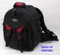 Vanguard Kenline 54\n\nFoto von Gerhard Bertling - Danke fr das Mail.\n\nKommentar des Nutzers:\n\nAuf den Rucksack "Kenline54" der Firma Vanguard bin ich auf der Photokina aufmerksam geworden. Die Beschaffung war nicht ganz einfach, da es bisher keinen Deutschen Distributor gibt. Demnchst wird das die Firma Compit in Lengerich bernehmen (http://www.compit.biz). Ansonsten kann man sich unter http://www.guardforce.net/indexe.asp informieren.\n\nVanguard stellt seit 1986 Foto- und Videozubehr her. Die Qualitt ist mit LowePro durchaus vergleichbar, bei vielen kleine innovativen Details ist Vanguard sogar im Vorteil. Mit dem Rucksack bin ich momentan vollkommen zufrieden, der Tragekomfort ist ausgezeichnet. Der Beckengurt ist breit und bequem, sitzt bei meiner Gre (1,90m) allerdings schon fast etwas zu hoch.\nFr Menschen > 190cm ist der Rucksack daher eher weniger geeignet. \n\nAuenabmessungen (BxTxH): 35 x 32 x 50 cm (vergleichbar mit LowePro Nature Trekker aber nicht ganz so tief) Innenbereich 29 x 12,5 x 42 cm, individuell aufzuteilen mit verstellbaren Wnden, die mit Alcantara bezogen sind.\nNotebooktasche vorhanden.\nStativ kann seitlich angebracht werden (Tasche und 2 Spanngurte).\nDehnbare Daypack-Tasche in der Klappe, fasst problemlos zwei 1,5Liter-PET-Flaschen, Kleidung etc.\nWeitere Organizer-Tasche in der Klappe fr flache Gegenstnde (Papiere, Schreibmaterial etc.) Wasserdichte Regenhaube mit reflektierender Rckseite (UV-Schutz).\nMaterial: 840x840D Nylon, 600D Polyester, 420D Nylon.\nRckseite und Gurte sind extrem gut gepolstert und bieten einen sehr hohen Tragekomfort.