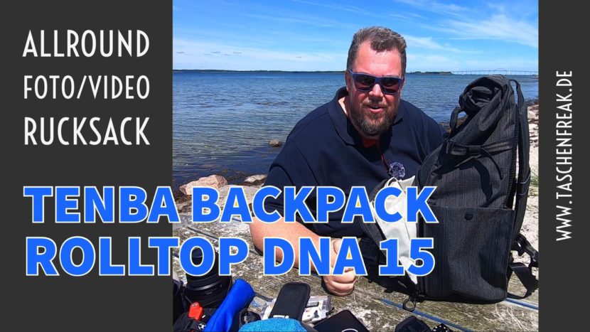 Allround und Fotorucksack TENBA BACKPACK DNA 15  ROLLTOP mit Blick auf die Küste